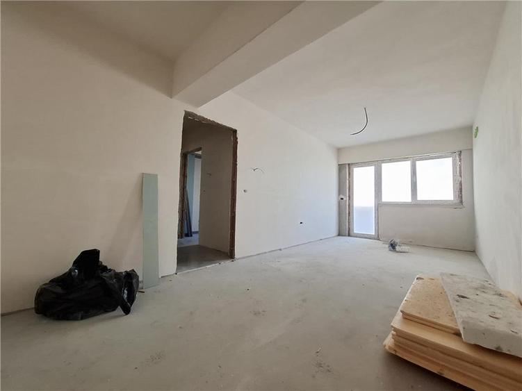 Apartament cu 3 camere decomandat în Galata