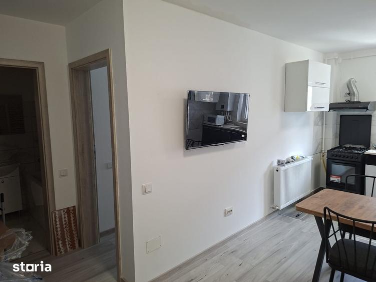 Apartament cu 2 camere semidecomandat în Apărătorii Patriei