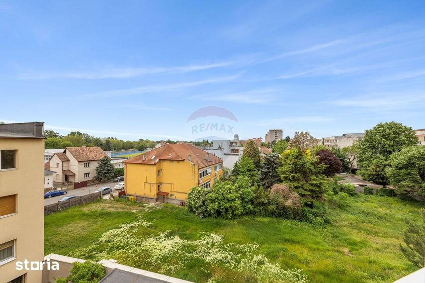 Apartament cu 4 camere, mobilat în Funcționarilor