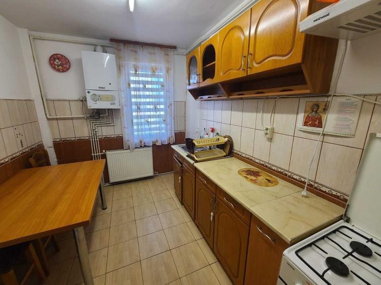 Apartament cu 2 camere decomandat în Tudor