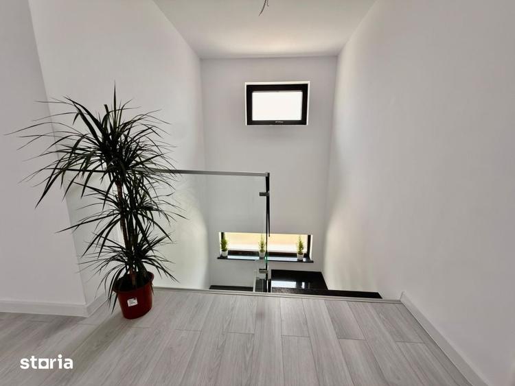 Casă cu 5 camere cu Teren 301 Mp în Cârcea