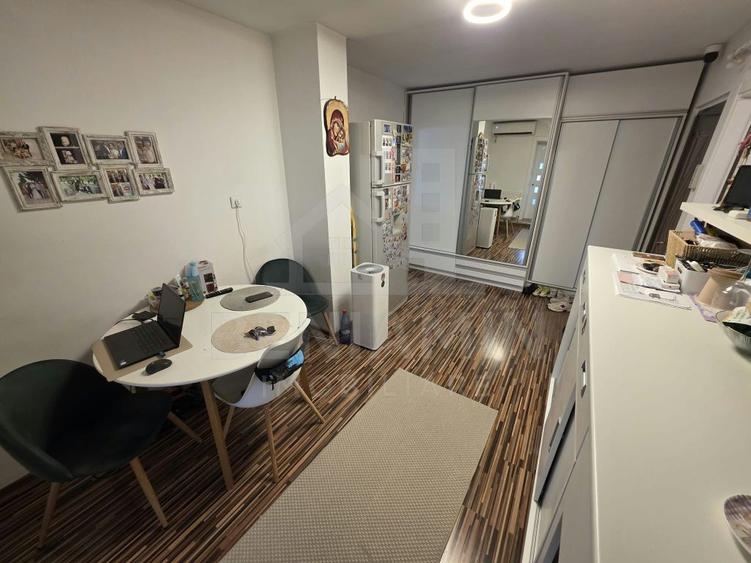 Apartament cu 2 camere decomandat în Sărari
