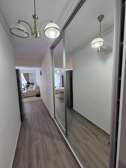 Apartament cu 3 camere semidecomandat în Națiunile Unite
