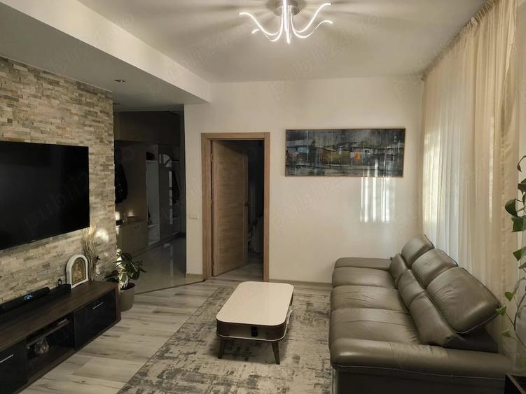 Casă cu 6 camere cu Teren 250 Mp în Central