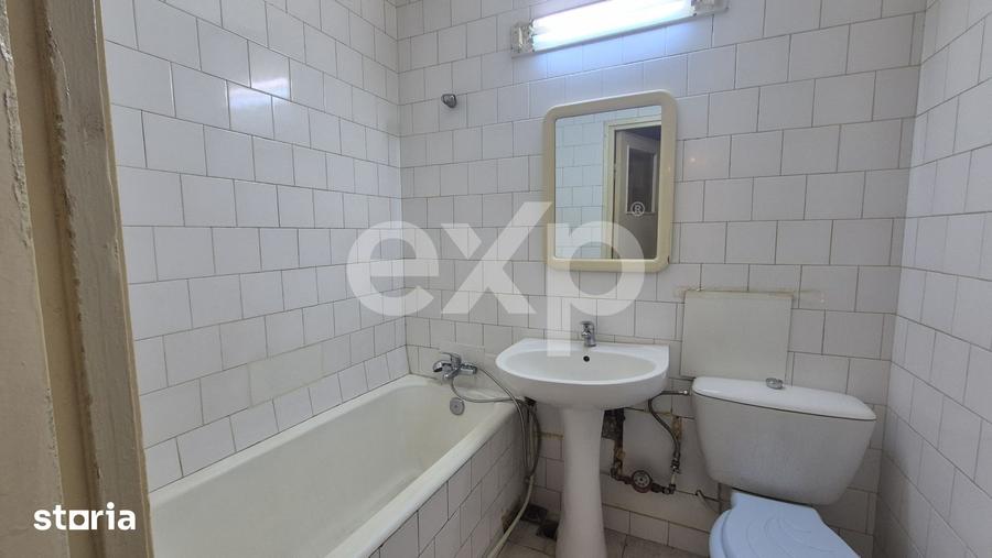 Apartament cu 4 camere decomandat în Negru Vodă