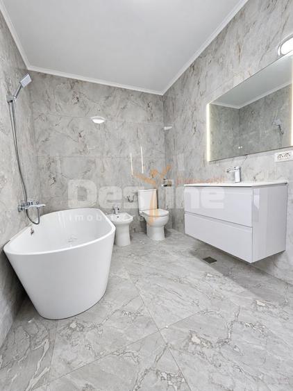 Duplex cu 4 camere cu Canalizare în Miroslava