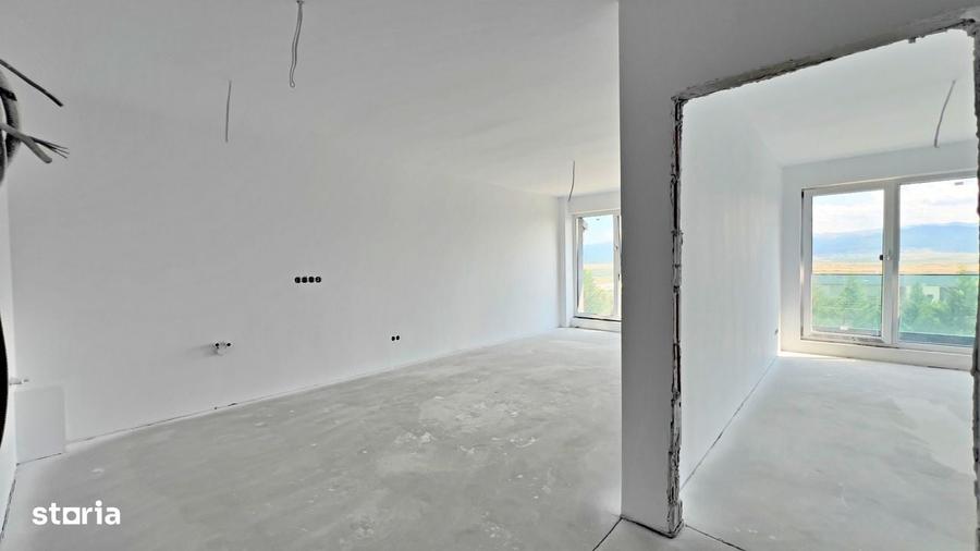 Apartament cu 3 camere decomandat în Cristian