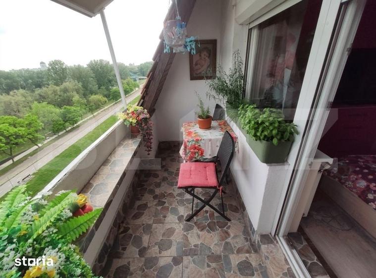 Apartament cu 4 camere decomandat în Soarelui