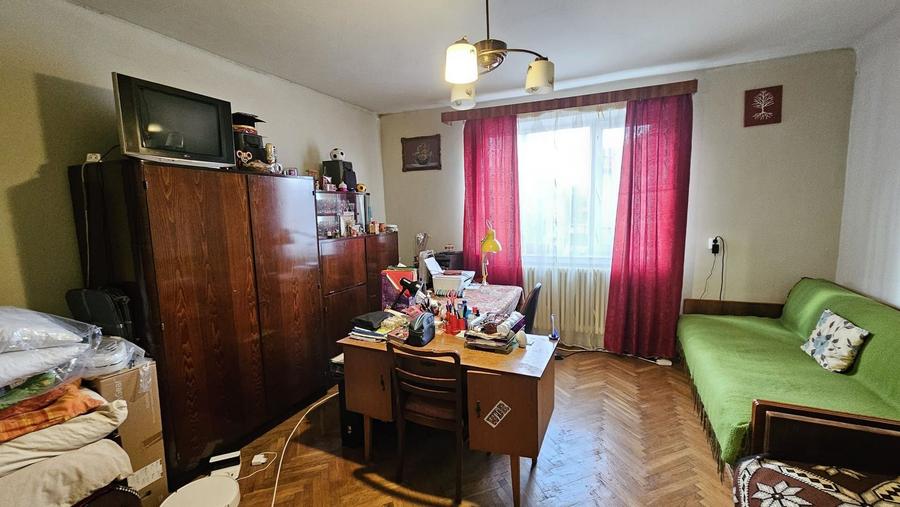 Casă individuală cu 5 camere cu Canalizare în Andrei Mureșanu