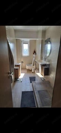 Apartament cu 4 camere decomandat, mobilat în Victoriei