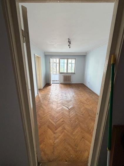 Apartament cu 2 camere decomandat în Precista