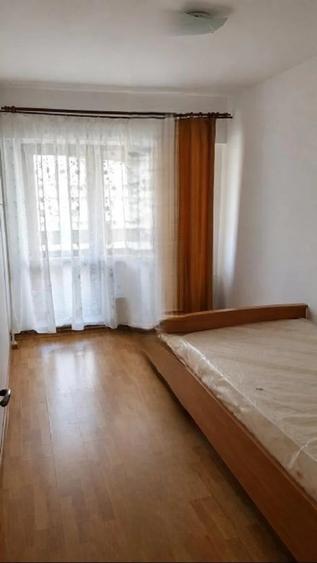 Apartament cu 3 camere decomandat în Centru Civic