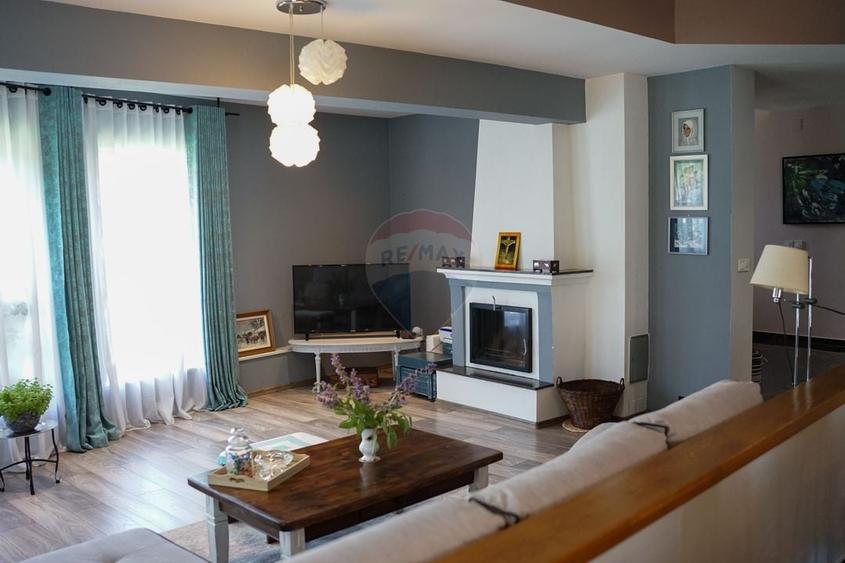 Casă individuală cu 5 camere cu Teren 704 Mp în Borhanci