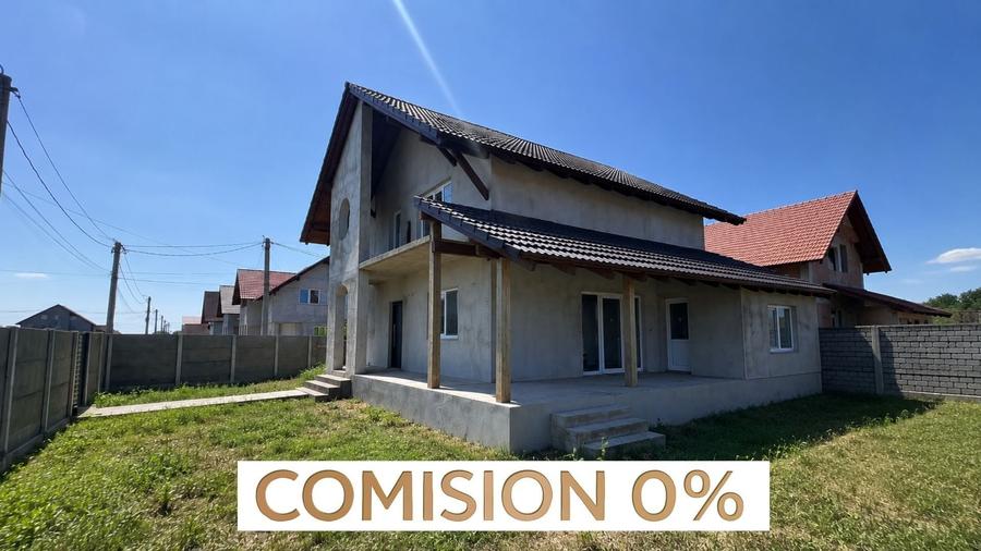 Casă individuală cu 4 camere cu Canalizare în Utvin