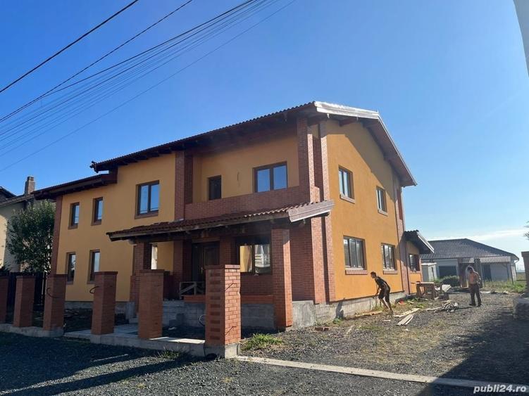 Casă cu 5 camere cu Teren 724 Mp în Sânandrei