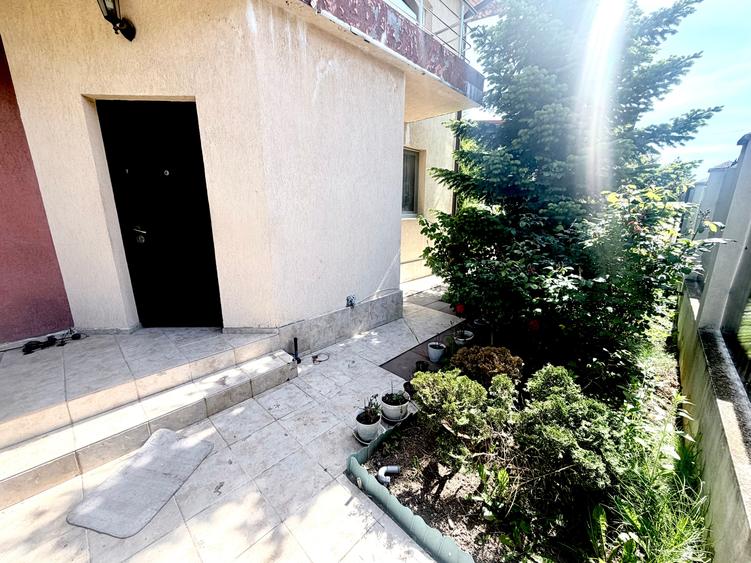 Duplex cu 4 camere cu Canalizare în Sud