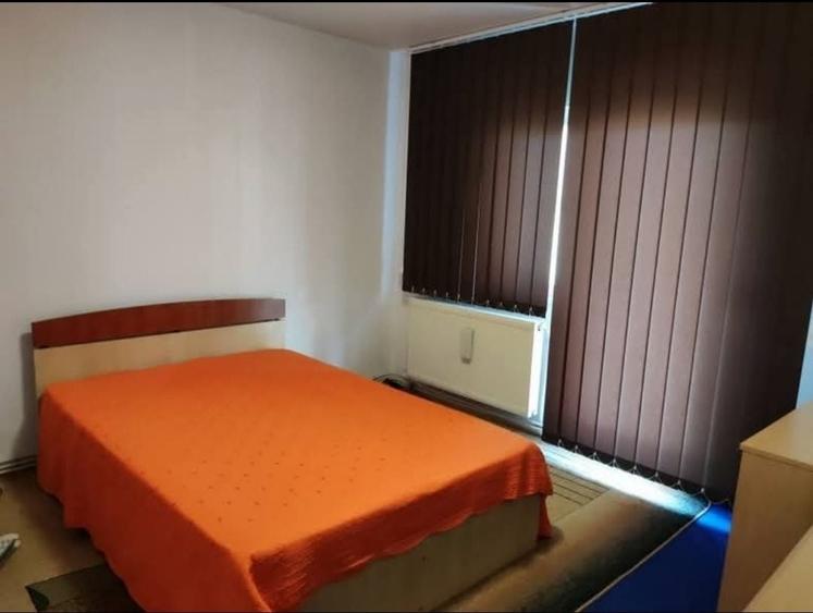 Apartament cu 2 camere decomandat în Coman