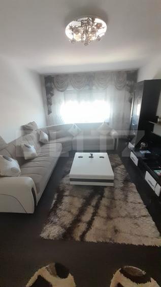 Apartament cu 3 camere decomandat, mobilat în Micro 11