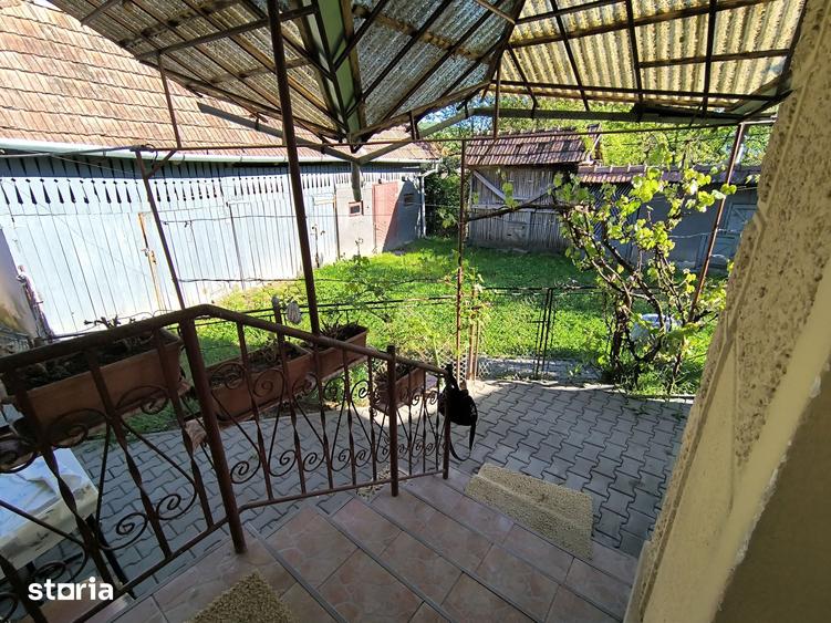Casă cu 4 camere cu Teren 1000 Mp în Ceuaș