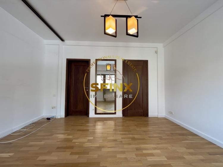 Apartament cu 3 camere decomandat în Primăverii