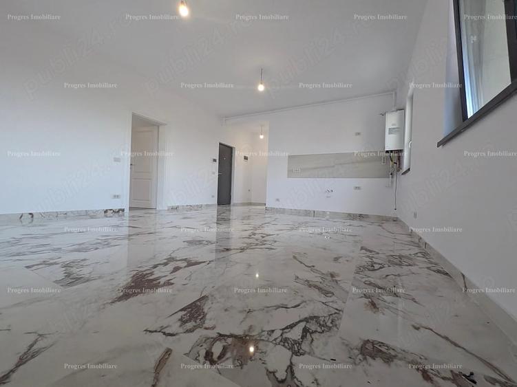 Apartament cu 3 camere decomandat în Est