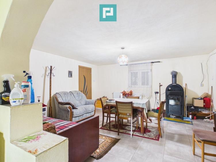 Casă individuală cu 5 camere cu Garaj în Hunedoara Timișană