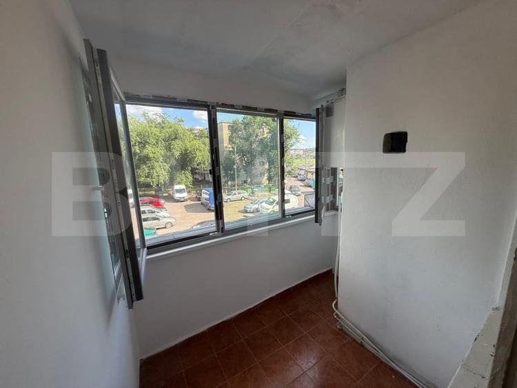 Apartament cu 2 camere decomandat în Nicolina
