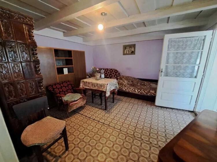 Casă cu 2 camere semidecomandat în Șișterea