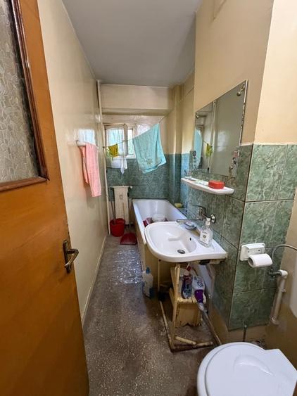 Apartament cu 3 camere decomandat în Tineretului
