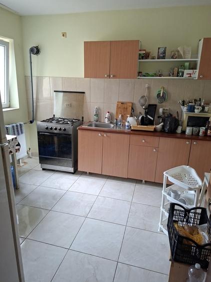 Casă cu 5 camere cu Teren 400 Mp în Prelungirea Ghencea