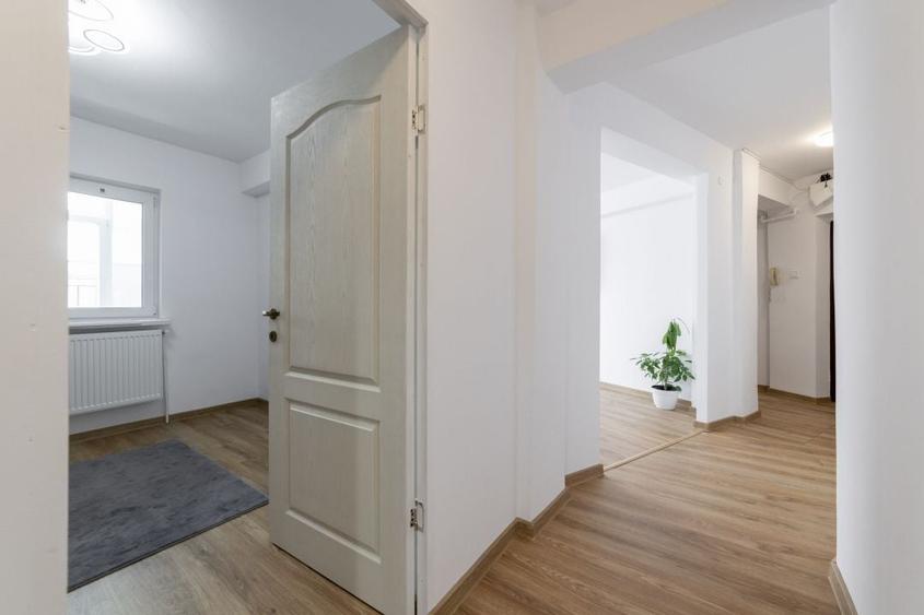 Apartament cu 3 camere decomandat, mobilat în Banat