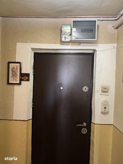 Apartament cu 3 camere semidecomandat în Exterior Vest