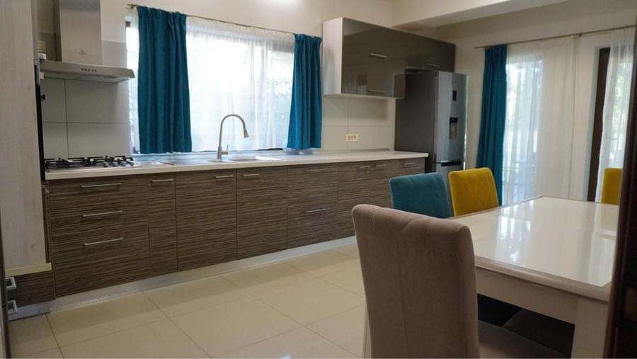 Casă cu 4 camere în Dragomirești-Vale