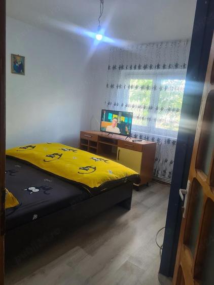 Apartament cu 3 camere decomandat în 1 Mai