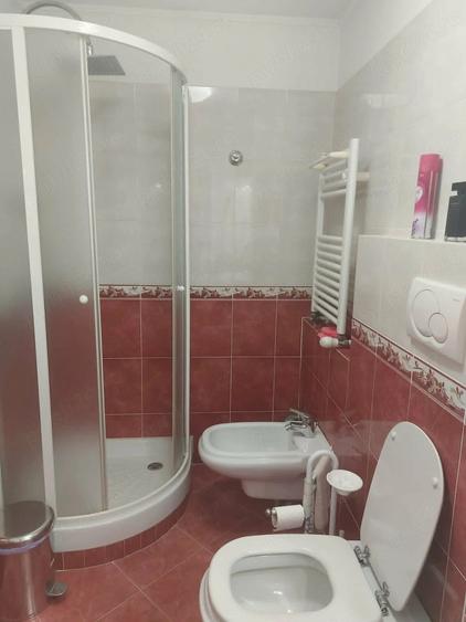 Apartament cu 4 camere decomandat în Ostroveni