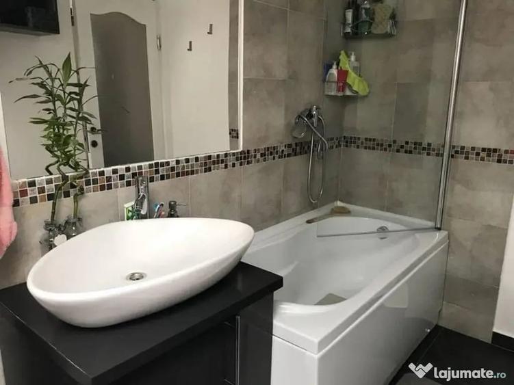 Apartament cu 3 camere semidecomandat în Bulgaria