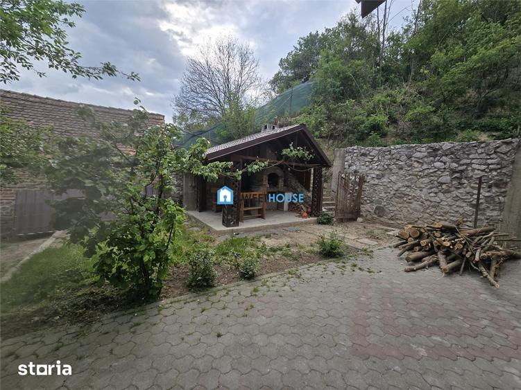 Casă cu 4 camere cu Teren 210 Mp în Central