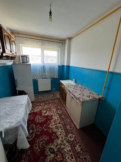 Apartament cu 2 camere semidecomandat, mobilat în Central