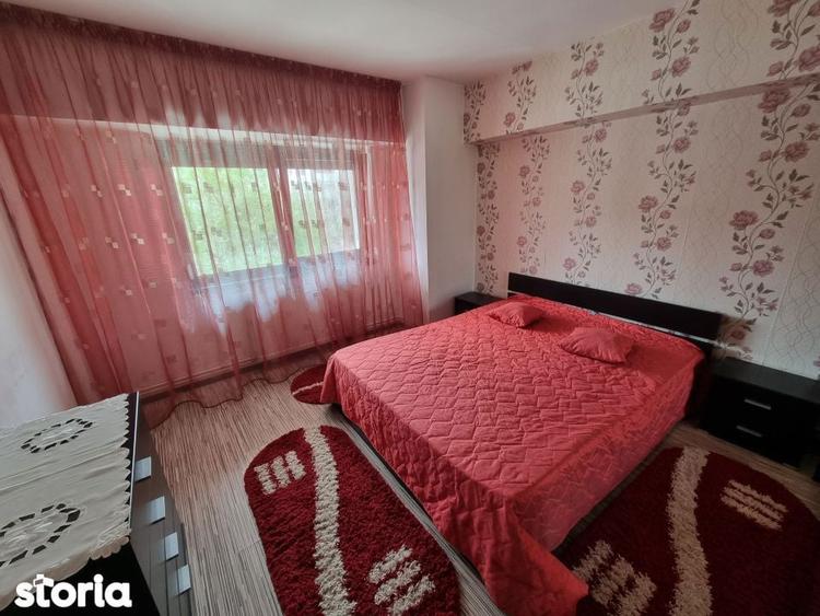 Apartament cu 3 camere decomandat în Dofteana