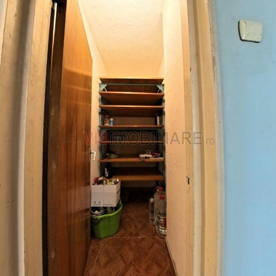Apartament cu 3 camere semidecomandat în Drumul Taberei
