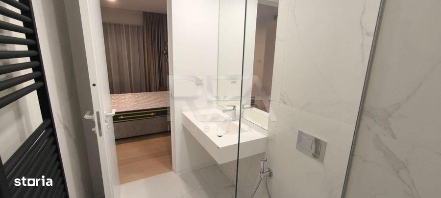 Apartament cu 3 camere semidecomandat, mobilat în Tei