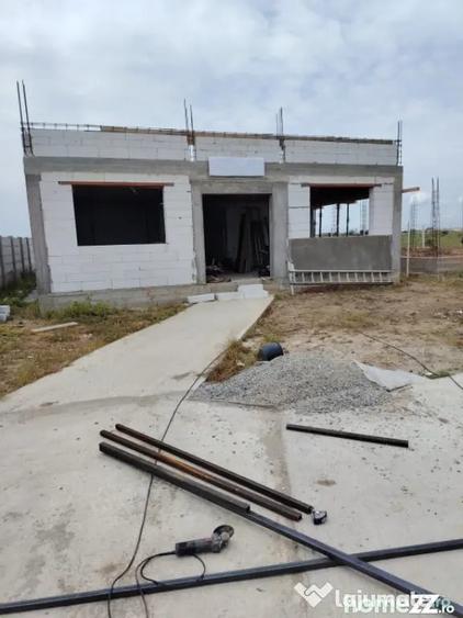 Casă cu 3 camere cu Teren 400 Mp în Central