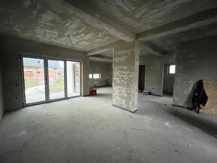 Casă cu 4 camere cu Teren 142 Mp în Jucu