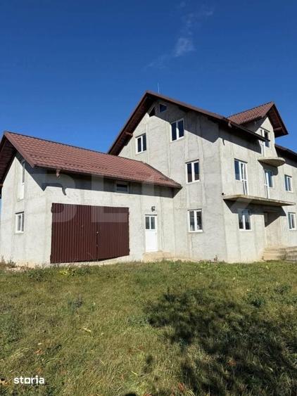 Casă cu 6 camere cu Teren 2355 Mp în Siminicea
