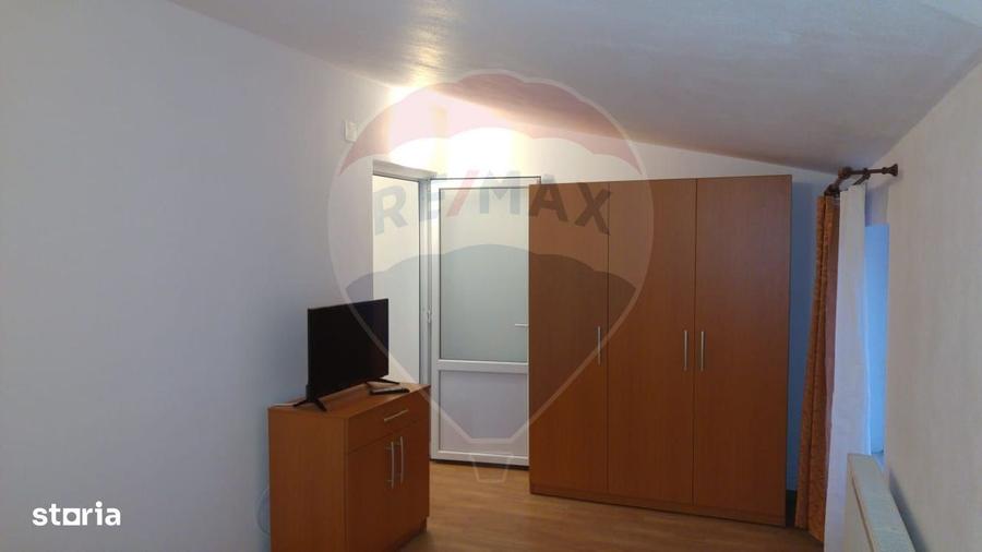 Casă cu 4 camere cu Teren 396 Mp în Central