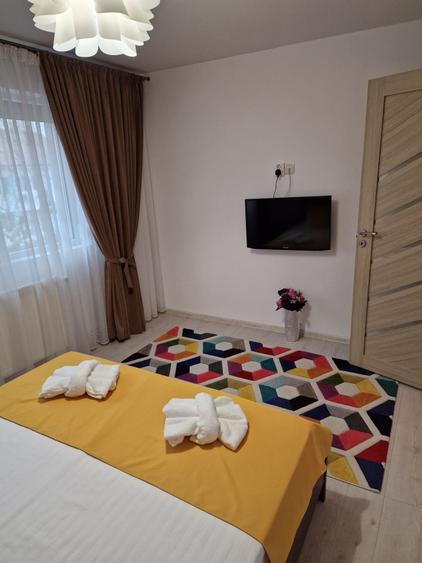 Apartament cu 3 camere decomandat în Rovine