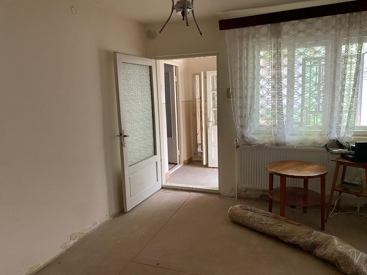 Casă individuală cu 3 camere cu Teren 180 Mp în Republicii