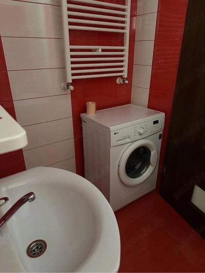 Apartament cu 3 camere semidecomandat, mobilat în 1 Decembrie 1918