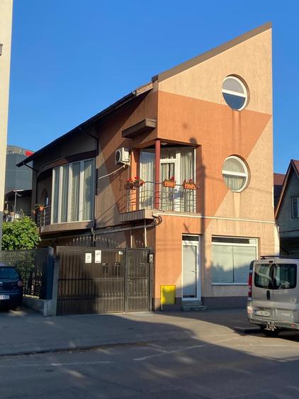 Casă individuală cu 5 camere cu Canalizare în P-ța Mihai Viteazul