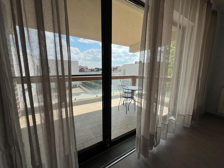 Apartament cu 3 camere în Iancu Nicolae